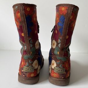 UGG Wahine Floral Embroidered Suede Boots Sheepskin Lining Size 7 RARE